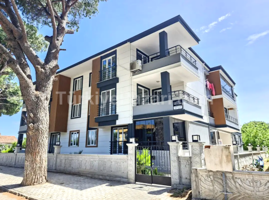 GÖMEÇ ÇAM SOKAKTA MUHTEŞEM 3+1 SATILIK DAİRE