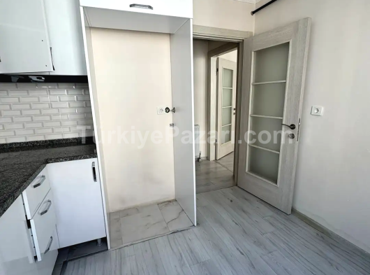 ALKAR EMLAKTAN PERŞEMBE PAZARI YAKININDA SATILIK ARA KAT 2+1 DAİRE...