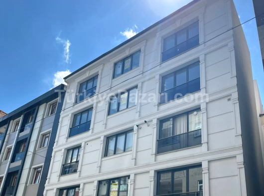 Esenler’in en değerli lokasyonlarından Horasan Caddesi üzerinde satılık 1+1 daire