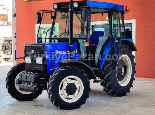  65 56 new holland 2000 saatte orijinal traktör 2015 model sınıf temizlikte