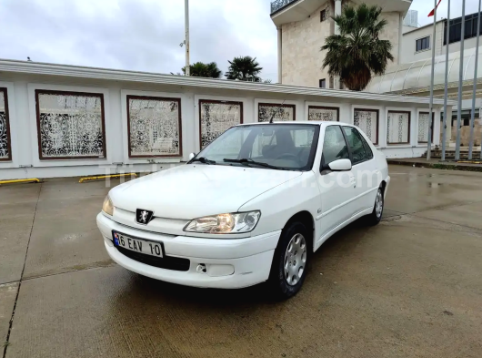 Aracımız 2000 Model 1.6