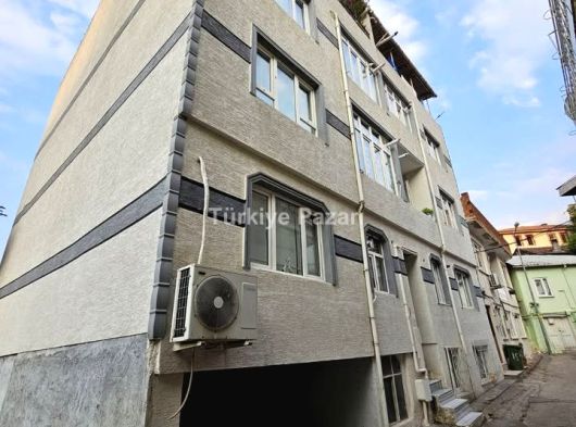 VİŞNE CADDESİNDE VİŞNE PORT AVM ARASINDA 4 KATLI TOPLAMDA 260 M2 ASANSÖRLÜ KİRALIK DÜKKAN-MAĞAZA