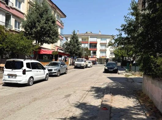 Mamak cengizhan mahallesi Şehitler Caddesi’nde düzlükte 3 + 1 giriş katı ön cephe iskanlı emsalsiz