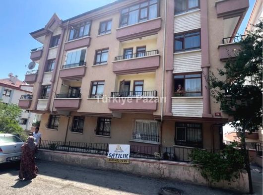 Mamak cengizhan mahallesi Şehitler Caddesi’nde düzlükte 3 + 1 giriş katı ön cephe iskanlı emsalsiz