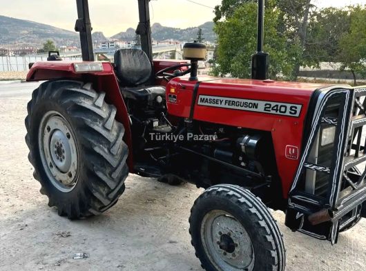 Massey Ferguson 240S
