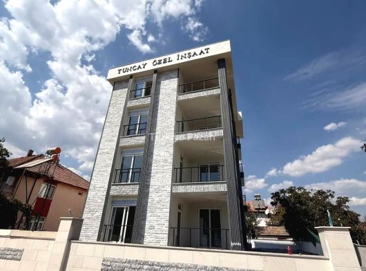 SATILIK 1+1 YÜKSEK GİİRŞ SIFIR VARSAK DEMİREL MAH TRANVAYIN DİBİNDE