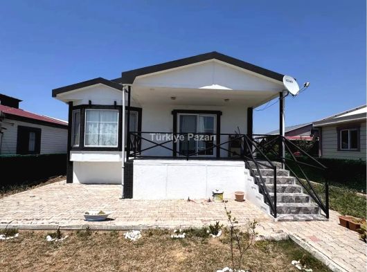 Menderes’te lüks site içerisinde bahçeli müstakil yaşam