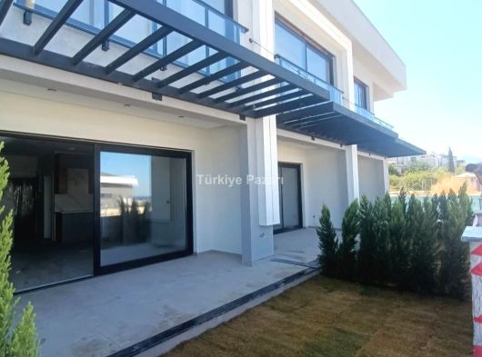 Kuşadası Güzelçamlı’da Satılık Deniz Manzaralı 2+1 yeni biten sıfır Dubleks Villa