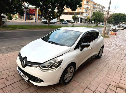 ÇOK TEMİZ FORD FİESTA 2014 MODEL 1.5 DiZEL