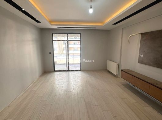 Çatalca merkezinde Devren Emlak eşyalı ofis kiralıktır.