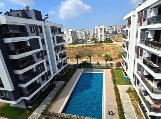 KİRALIK SIFIR LÜX SİTEDE 1+1