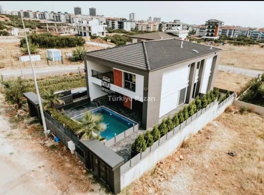 BAŞKARCI'DA FIRSAT SATILIK VİLLA