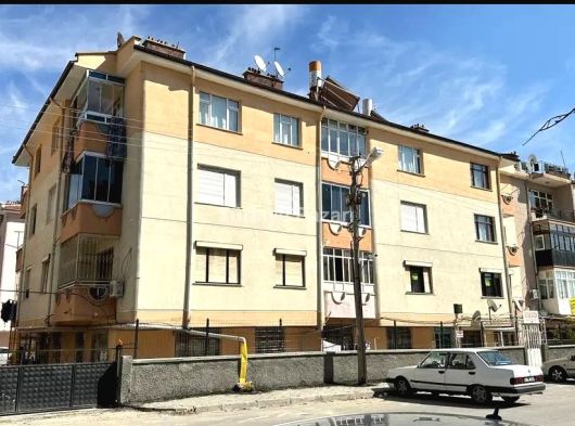 MEHMET AKİF MH. HADİMİ CD. YAKINI İÇİ BAKIMLI 3+1 SATILIK DAİRE