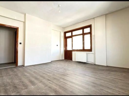 MEHMET AKİF MH. HADİMİ CD. YAKINI İÇİ BAKIMLI 3+1 SATILIK DAİRE