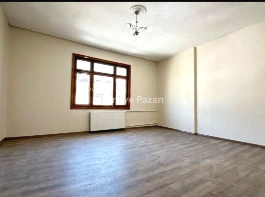 MEHMET AKİF MH. HADİMİ CD. YAKINI İÇİ BAKIMLI 3+1 SATILIK DAİRE