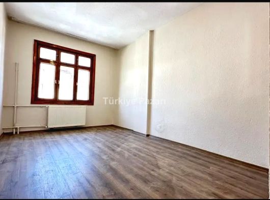 MEHMET AKİF MH. HADİMİ CD. YAKINI İÇİ BAKIMLI 3+1 SATILIK DAİRE