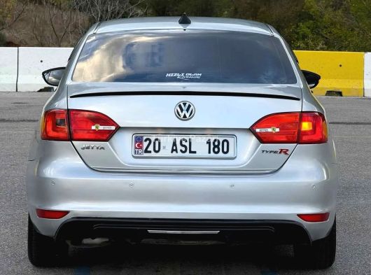 TR DE TEK ORJİNAL 269 BİN KM DE 2012 WW JETTA MAKYAJLI YENİ KASA 6 İLERİ VİTES TAKAS VARDIR