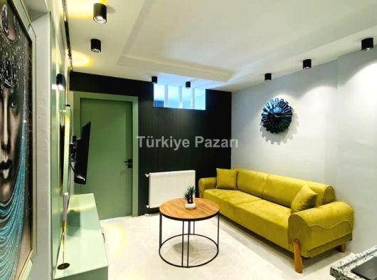 CADDE ÜZERİ MANZARALI 1+1 FULL EŞYALI LÜX DEKOR DİZAYN