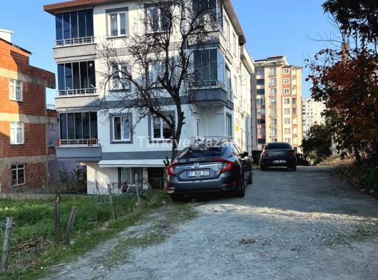 ACİL SATILIK FIRSAT DAİRE YENİ BİNA BAHÇELİ OTOPARKLI