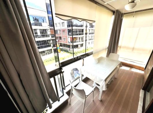 AYGÜLDEN AKÇAYDA 4 YAŞINDA ÖN CEPHE FULL EŞYALI EBEVEYN BANYOLU DOĞALGAZLI ARA KAT 3+1SATILIK DAİRE