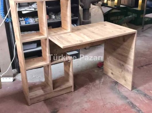 Kitaplikli calisma masasi