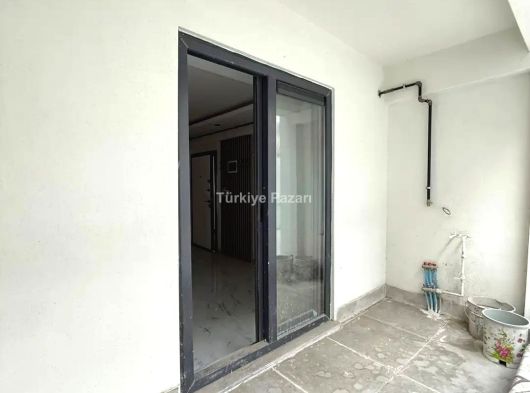 ÇINARDA ÖN CEPHE BALKONLU EŞYALI FIRSAT 1+1 SATILIK APART