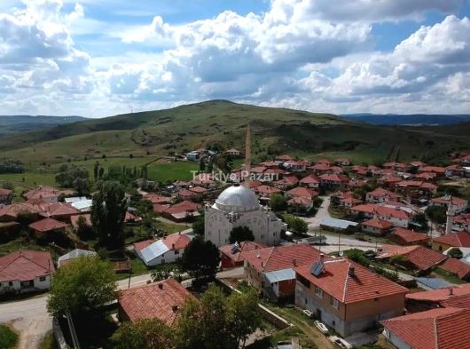 ÇUBUK TAHTAYAZI’DA 780m2 BAHÇELİK