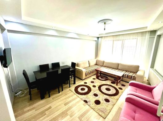 Bandırma Uzman Emlak tan Ordu Caddesine Yakın Çarşıda 8 Yıllık - Ara Kat - EŞYALI 2+1 Kiralık Daire