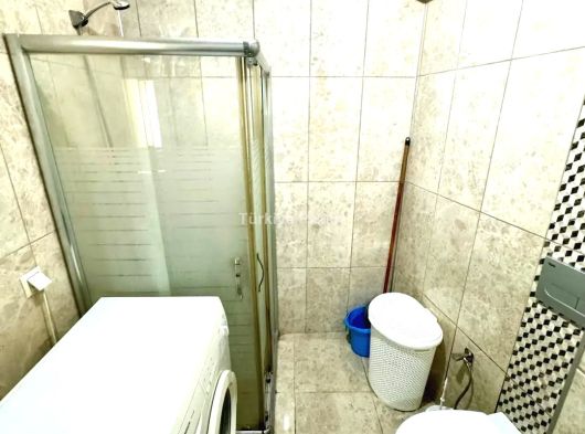 Bandırma Uzman Emlak tan Ordu Caddesine Yakın Çarşıda 8 Yıllık - Ara Kat - EŞYALI 2+1 Kiralık Daire