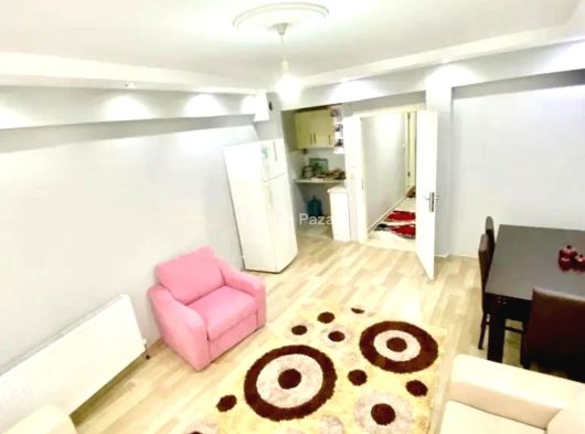 Bandırma Uzman Emlak tan Ordu Caddesine Yakın Çarşıda 8 Yıllık - Ara Kat - EŞYALI 2+1 Kiralık Daire
