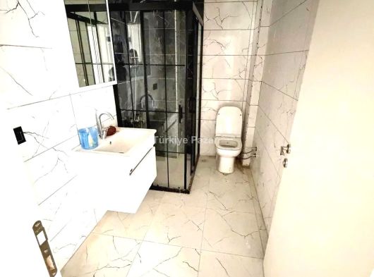 Bandırma Uzman Emlak'tan İhsaniye Mah. Site içerisinde Eşyalı 1+1 Kiralık daire