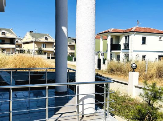 TEKİRDAĞ YENİCE DE DENİZ MANZARALI VİLLA