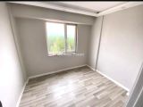 HAVUZLU SİTE İÇERİSİNDE KATTA YATIRIMLIK 2+1 HERŞEYİ AYRI