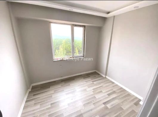 HAVUZLU SİTE İÇERİSİNDE KATTA YATIRIMLIK 2+1 HERŞEYİ AYRI