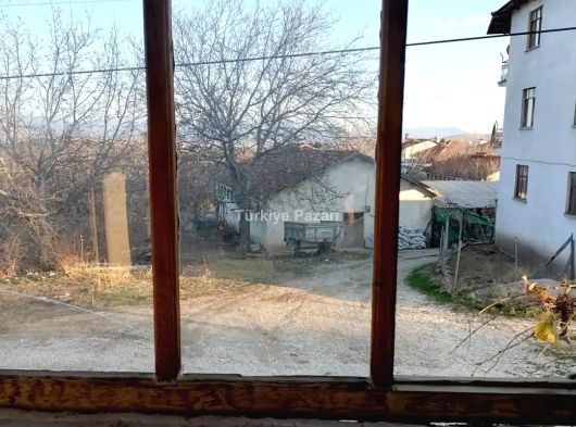 KORKUTELİ YELTENDE 623 M2 2 KATLI KERPİÇ EV VE ARSASI