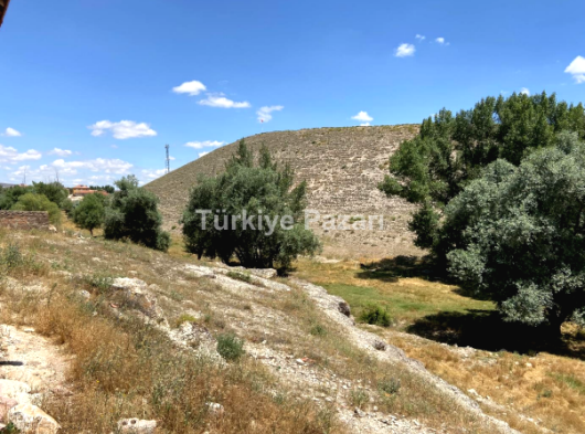   KOMİSYONSUZ EV YAPIMINA UYGUN 268 M2 İMARLI  ARSA