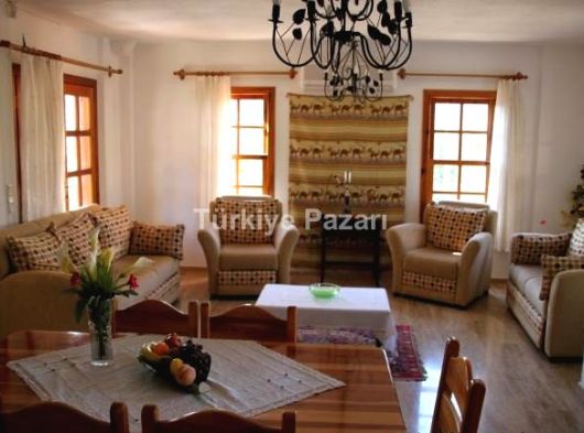 Çeşme’de Özel Havuzlu Müstakil Kiralık Villa