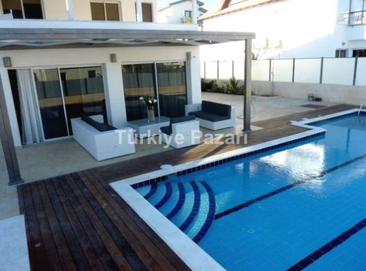 ALAÇATI’ DA  ÖZEL HAVUZLU GÜNLÜK / HAFTALIK KİRALIK LÜKS TATİL VİLLASI