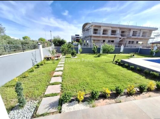 DÖŞEMEALTI YEŞİLBAYIRDA 620 M2 ARSA İÇERİSİNDE MÜSTAKİL VİLLA