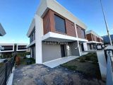 Kuşadası Davutlar’da Villa Konseptinde Çatı Dublex Daire 