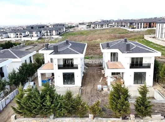 ÇEÇEN DEN ÖNERLER DE SATILIK MÜSTAKİL VİLLA 4 ADET LÜKS YAPI