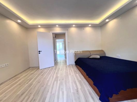 Armutalan'da 2 Bölümlü Satılık 5+2 Bakımlı Villa