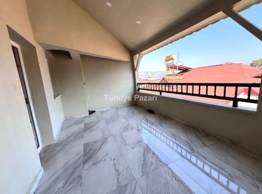 Armutalan'da 2 Bölümlü Satılık 5+2 Bakımlı Villa