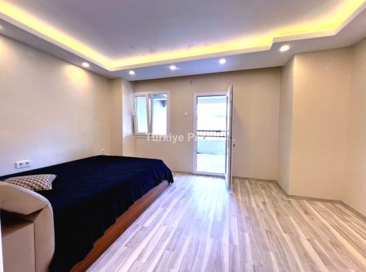 Armutalan'da 2 Bölümlü Satılık 5+2 Bakımlı Villa