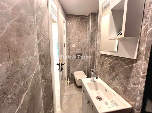 Armutalan'da 2 Bölümlü Satılık 5+2 Bakımlı Villa