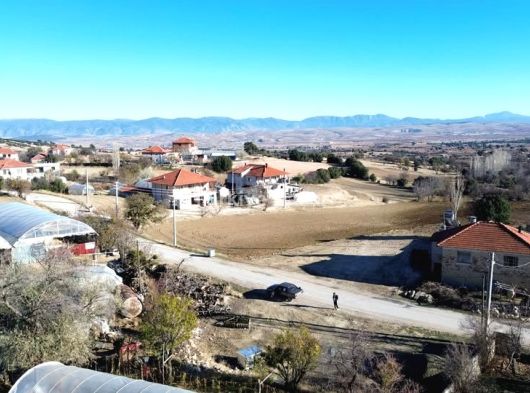 KORKUTELİ KEVZERDE SATILIK 512 M2 İMARLI TEK TAPU