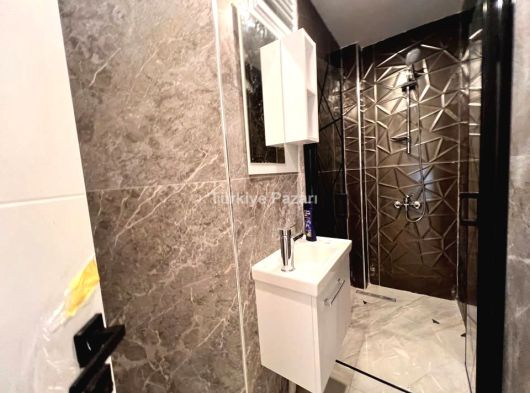 Armutalan'da 2 Bölümlü Satılık 5+2 Bakımlı Villa