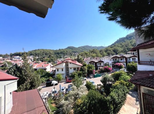 Armutalan'da 2 Bölümlü Satılık 5+2 Bakımlı Villa