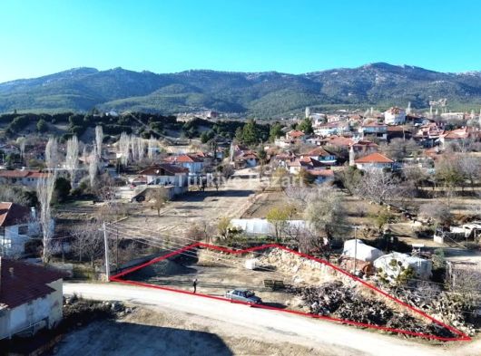 KORKUTELİ KEVZERDE SATILIK 512 M2 İMARLI TEK TAPU