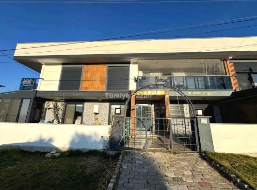 Kuşadası Davutlar’da Villa Konseptinde Çatı Dublex Daire 